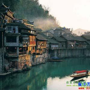 【長沙往返路線1】張家界、鳳凰古城、天子山、黃龍洞三晚四日游